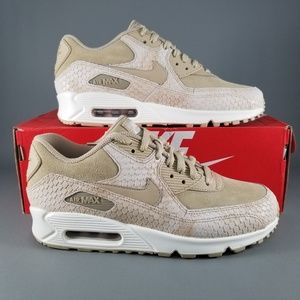 snake print nike air max